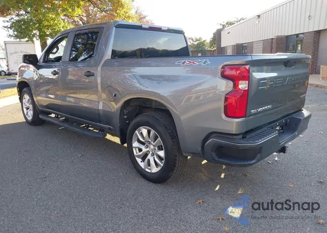 2021 Chevrolet Silverado 1500 4Wd Short Bed Custom z USA, uszkodzony, nr VIN 1GCPYBEK0MZ113266